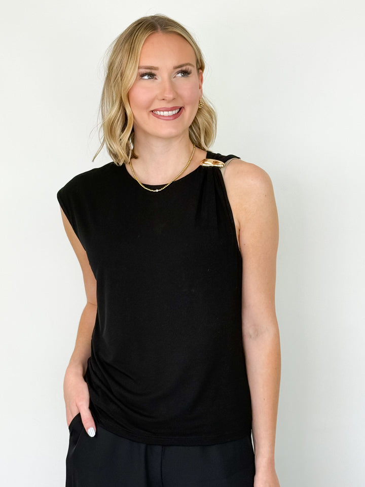 Conni - Sleeveless Fitted Top (Black)