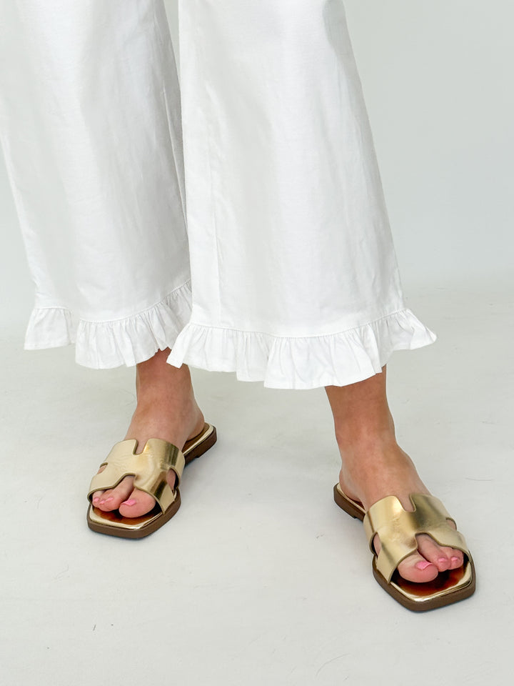 Savannah - White Ruffled Hem Pants