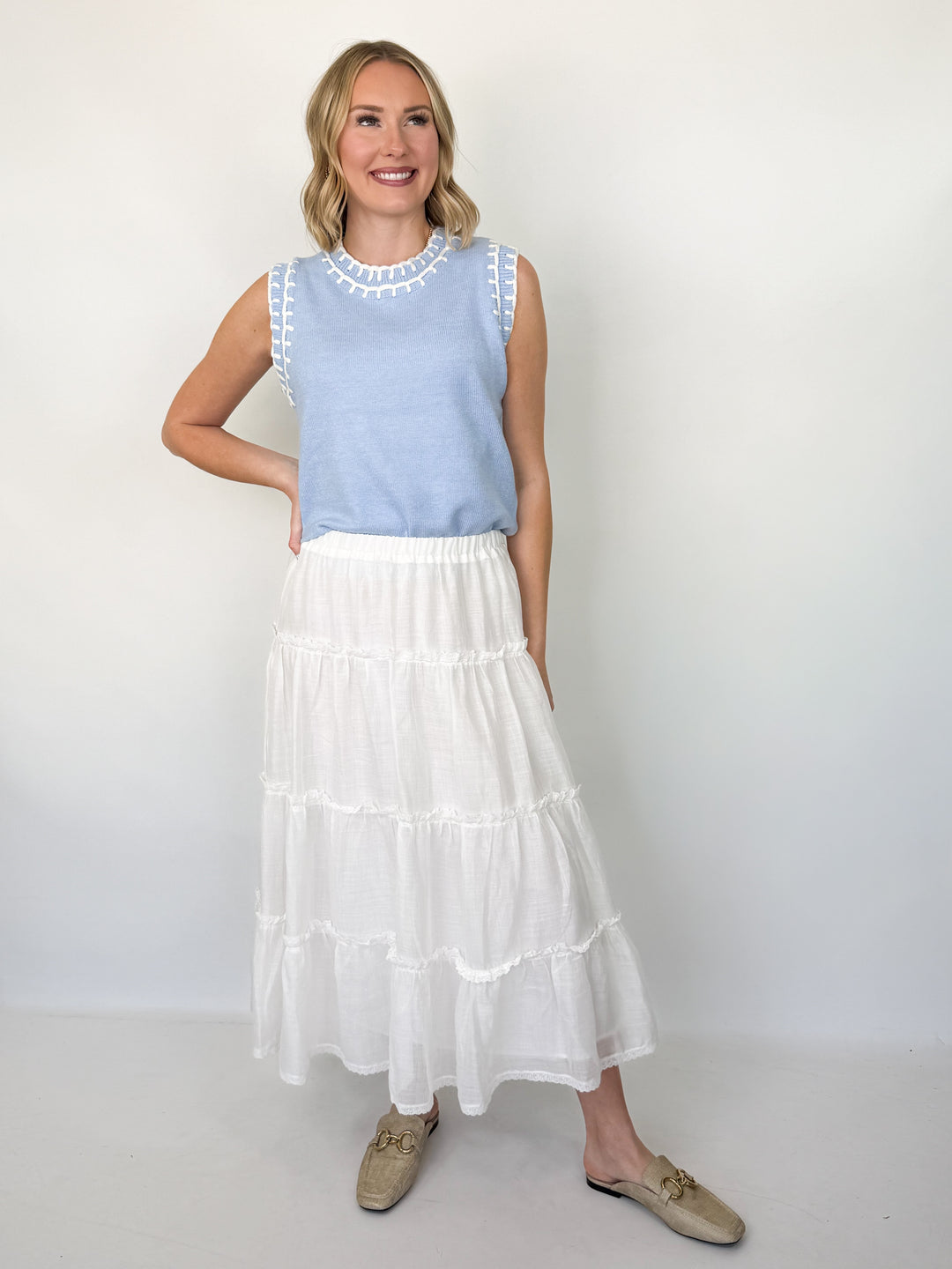 Lesli - Sleeveless Knit Sweater (Light Blue)