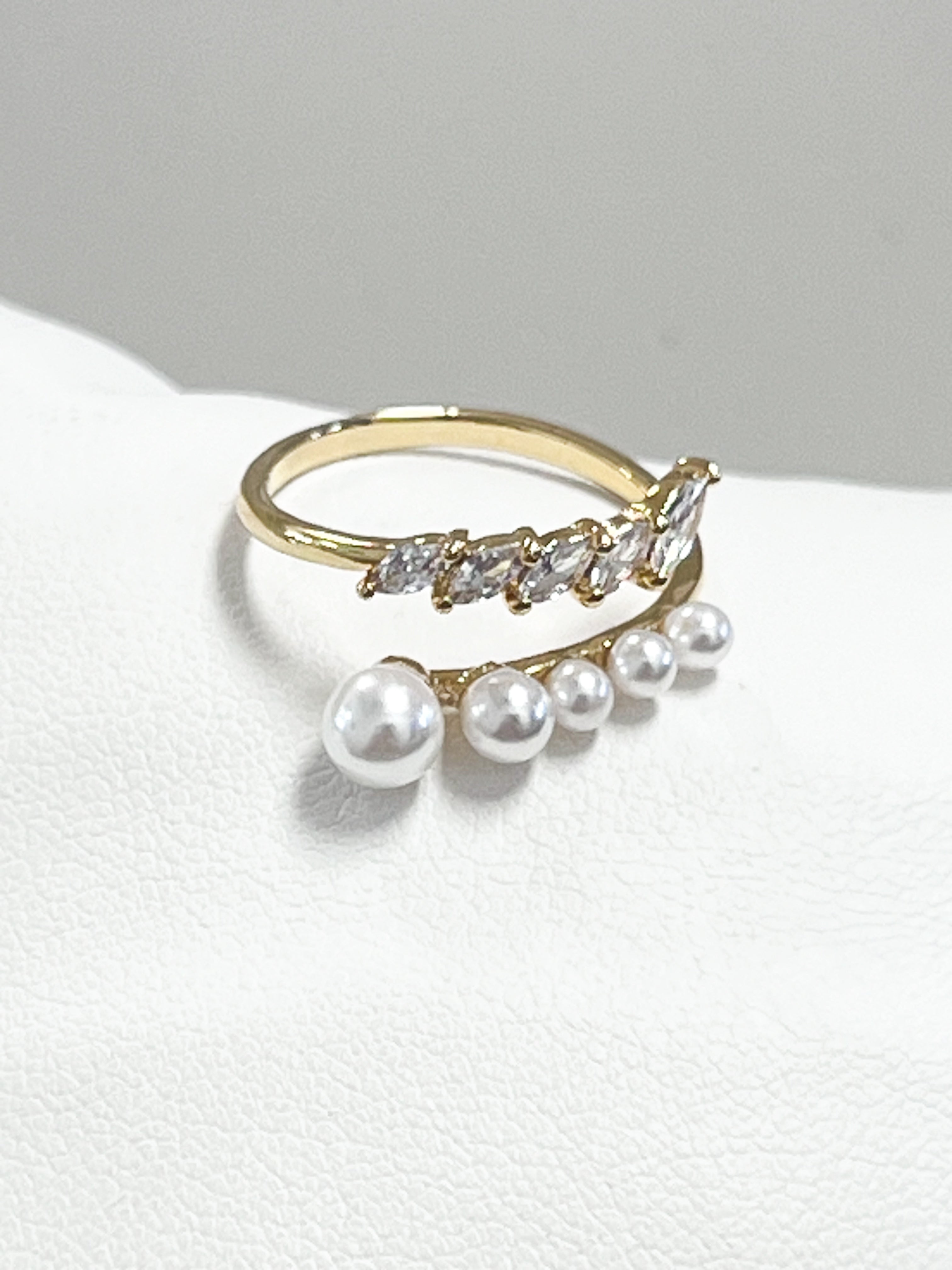 Pia - Gold Pearl & Rhinestone Adjustable Ring