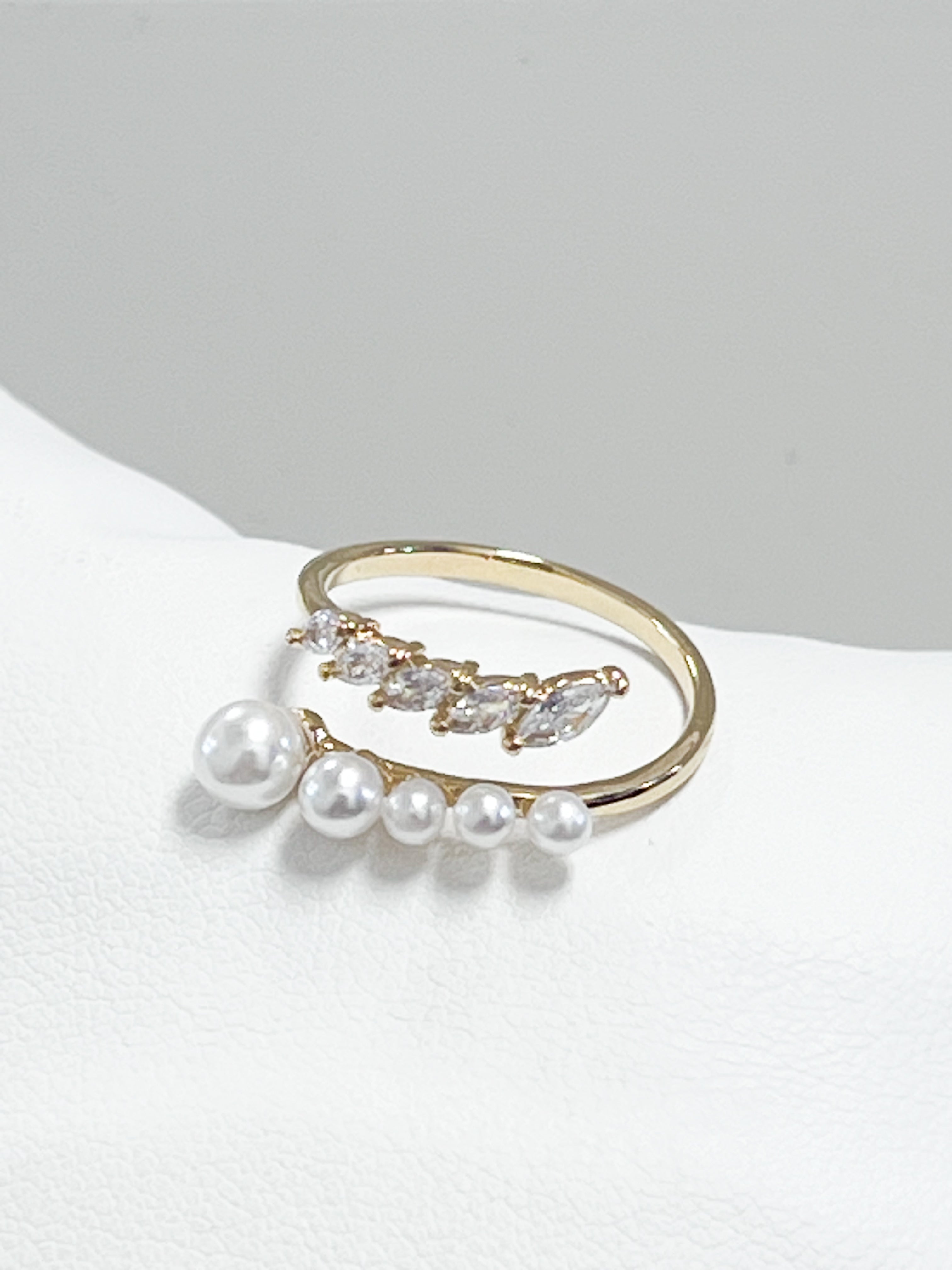 Pia - Gold Pearl & Rhinestone Adjustable Ring