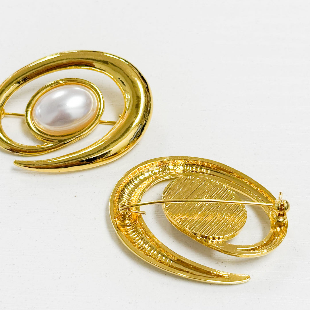Jules - Gold Pearl Swirl Brooch