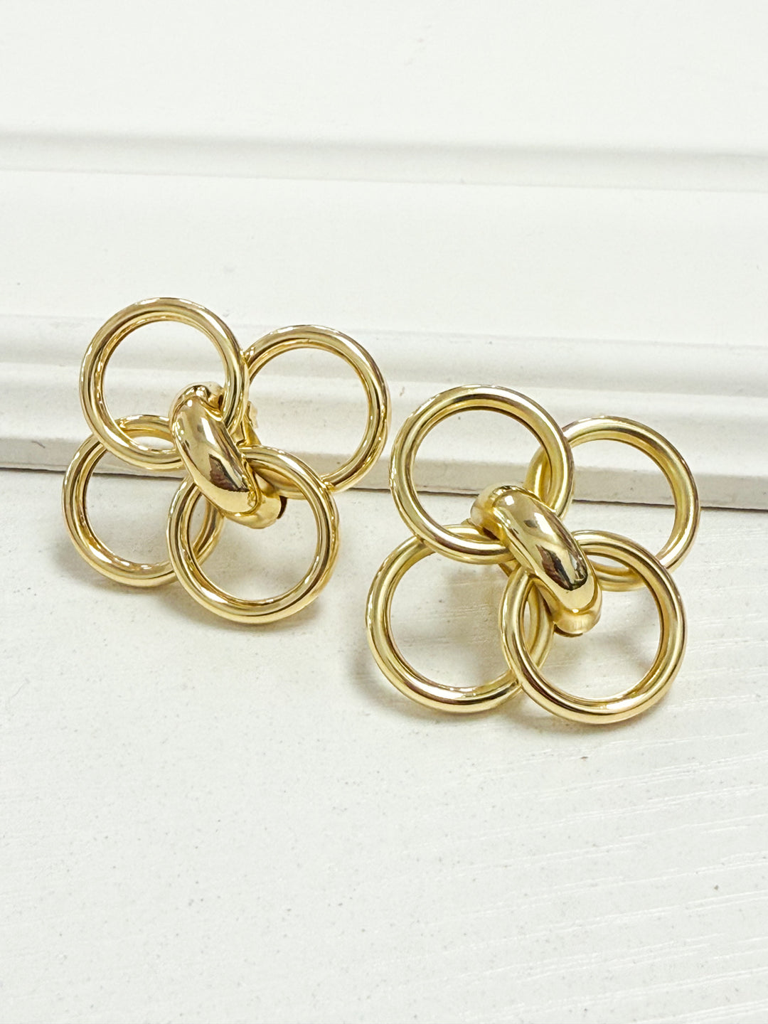 Shanda - Gold Circle Earrings