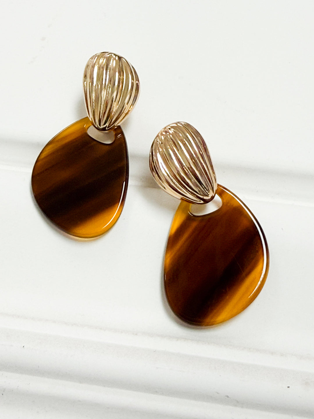 Clara - Acrylic Dangle Earrings (Brown)