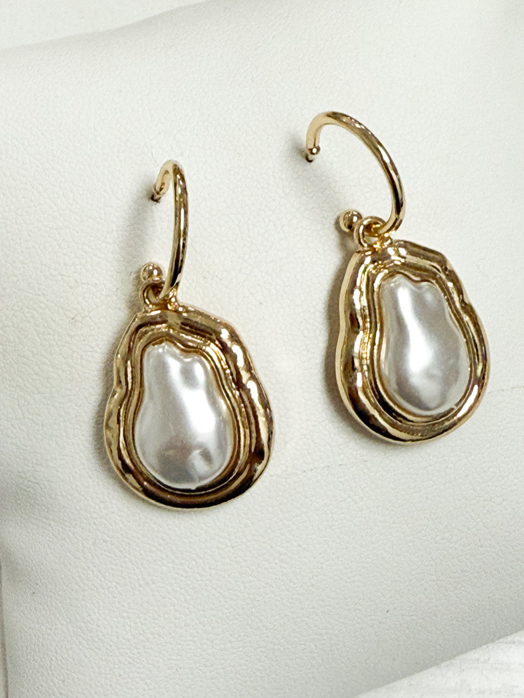 Pia - Freshwater Pearl Dangle Earrings