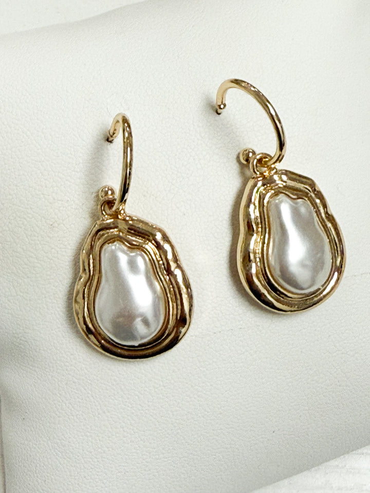 Pia - Freshwater Pearl Dangle Earrings