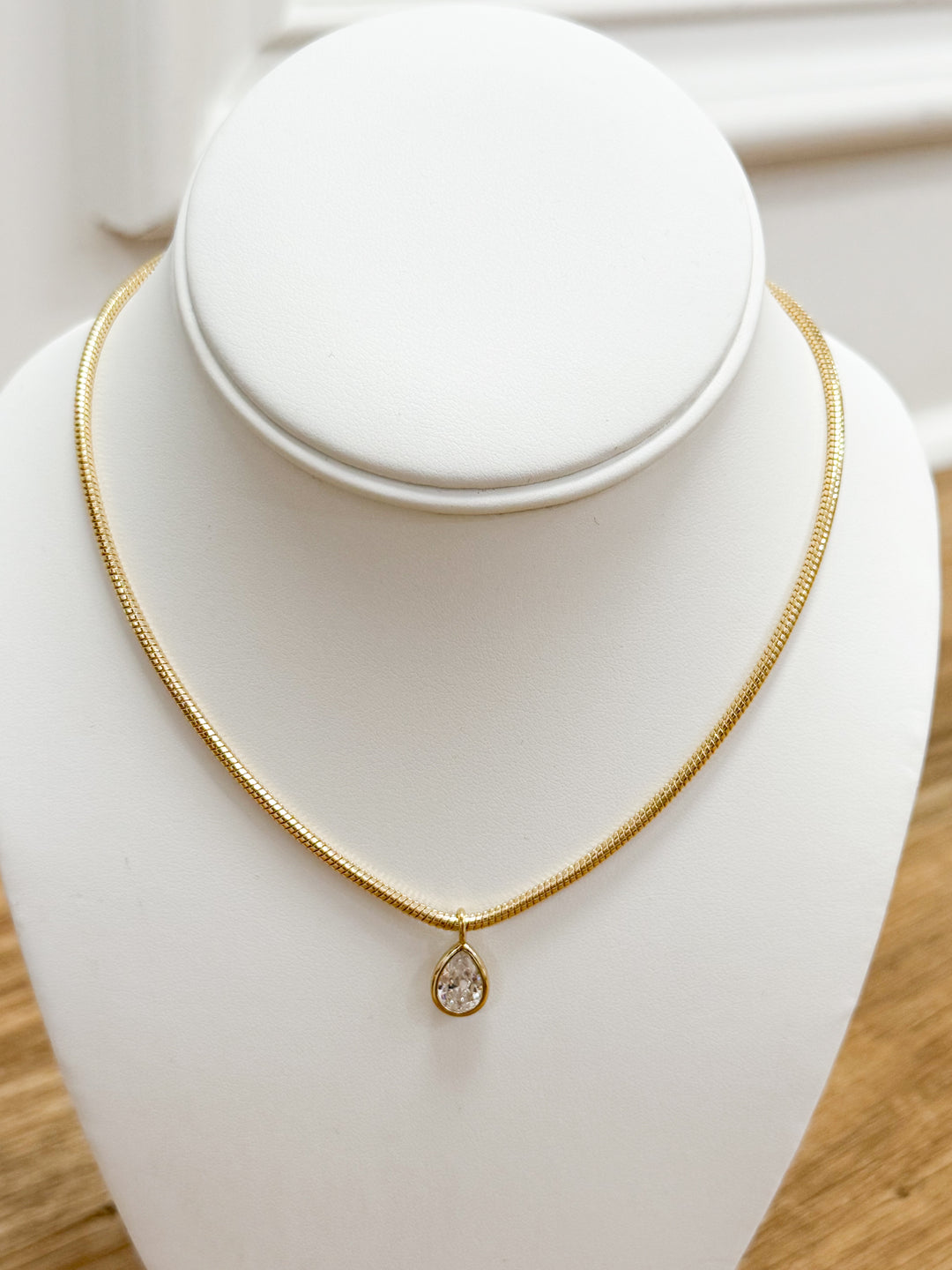 Annie - Gold Teardrop Pendant Necklace
