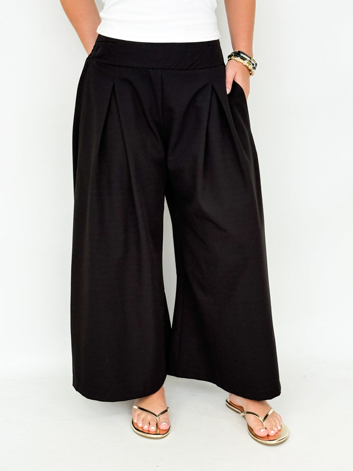 Kelcie - Black Wide Leg Crop Pants