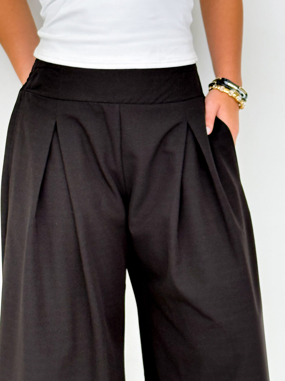 Kelcie - Black Wide Leg Crop Pants