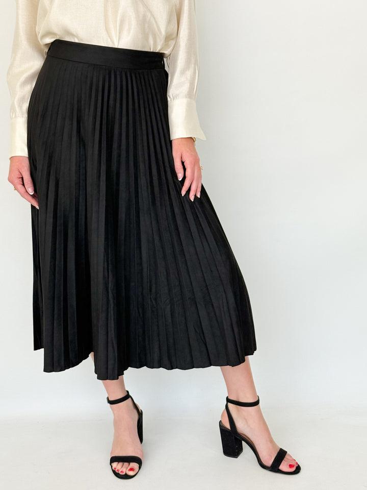 Lyndi - Faux Suede Pleated Skirt