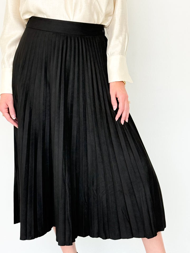Lyndi - Faux Suede Pleated Skirt