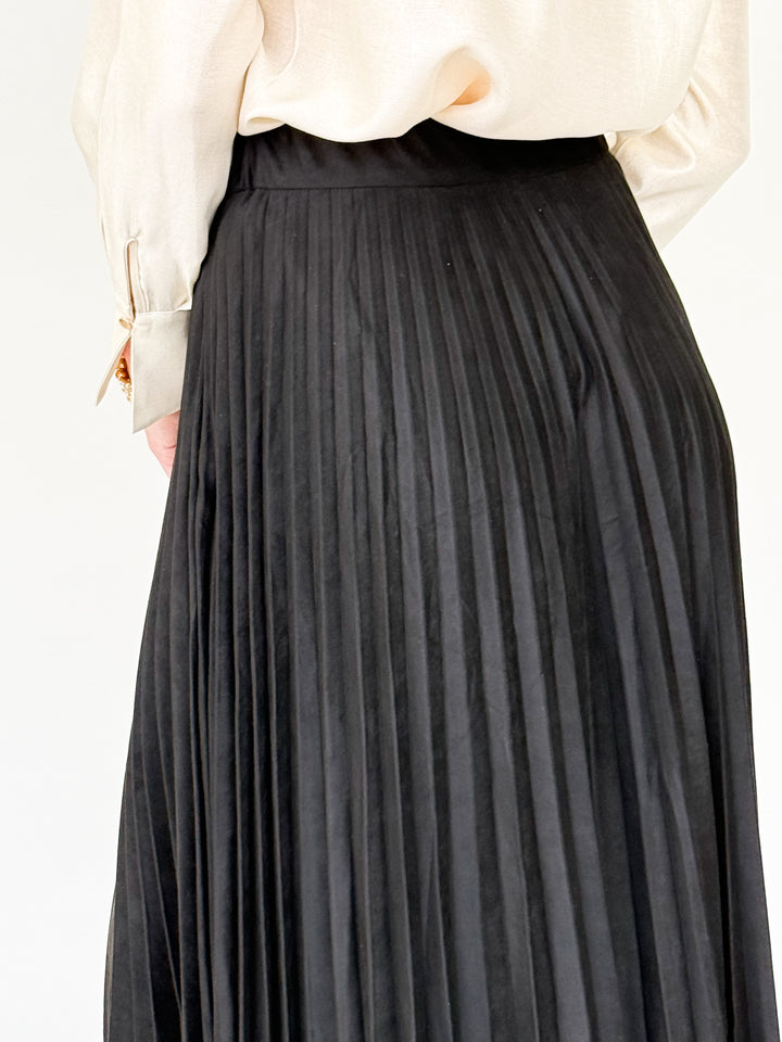 Lyndi - Faux Suede Pleated Skirt