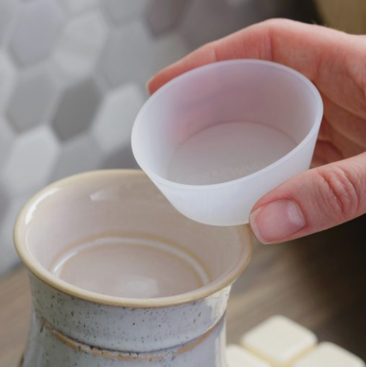 Flip Dish - Silicone Reusable Wax Warmer Liner