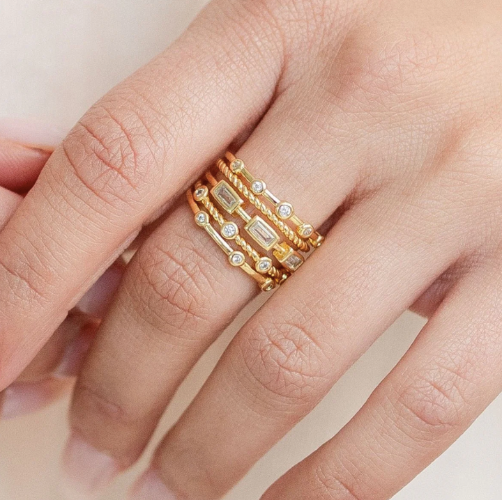 Splendid Iris - Layered Statement Ring