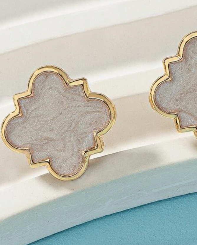 Annie - Quatrefoil Stud Earrings (White)