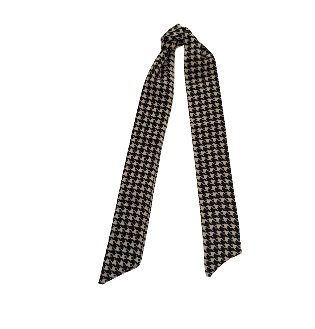 Casi - Black Houndstooth Scarf