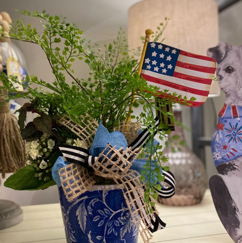 The Round Top Collection - American Flag Mini