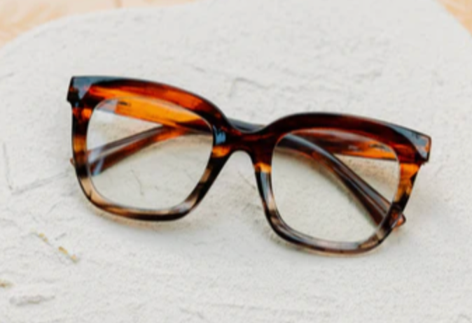 Peepers - Cleo Brown Ombre Horn