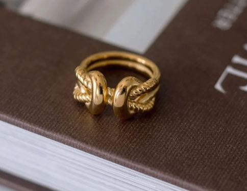 CHANSUTTPEARLS - Luna Ring