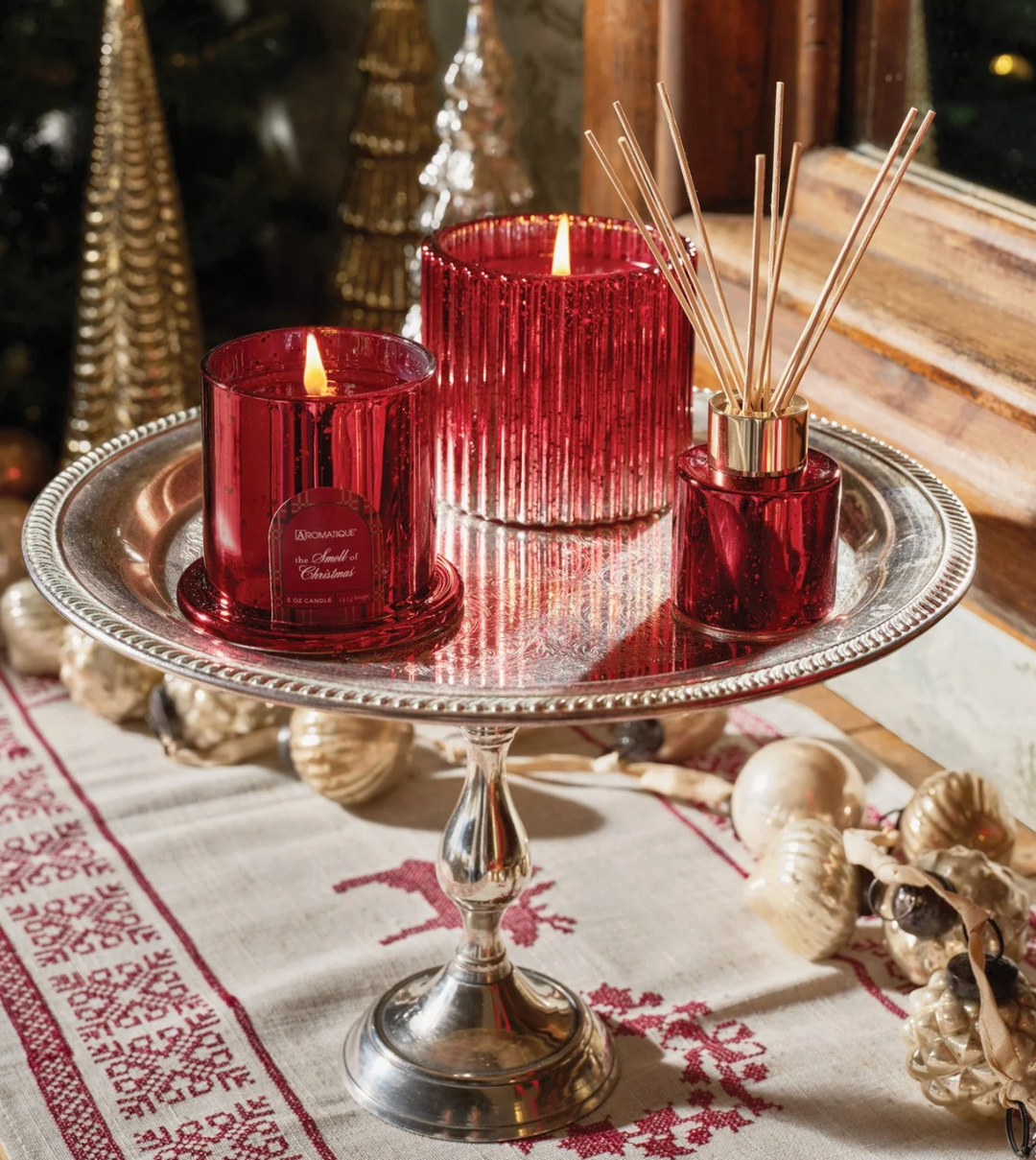Aromatique - The Smell of Christmas - Metallic Ribbed Candle