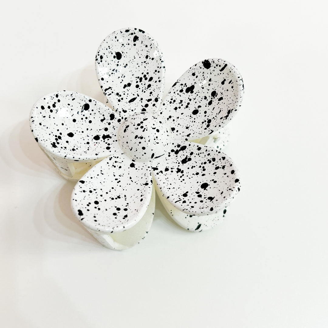 Tia - 3" Flower Hair Claw Clip